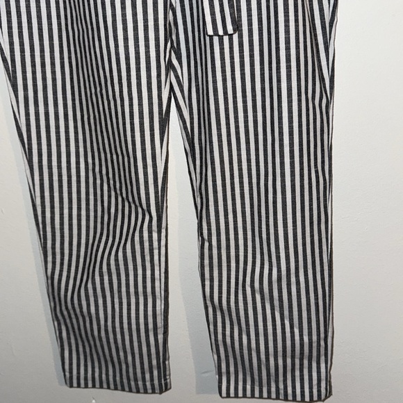 Love Tree Black and White Striped Cropped Pants - Picture 3 of 6